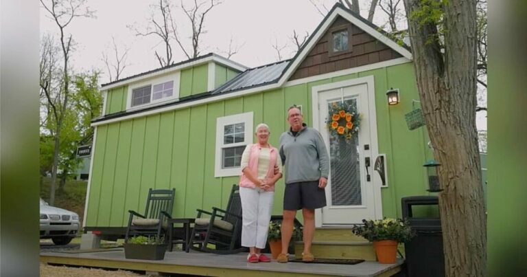 Nyugdíjasok egy aprócska otthont hoztak létre a gyerekektől az utcában, hogy több időt tölthessenek az unokáikkal
